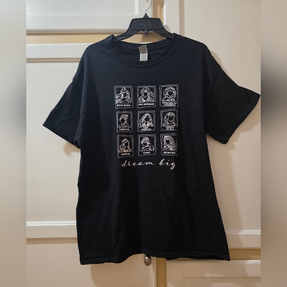 Gildan Tops - Disney Princess Inspired Dream Big Graphic Design T-Shirt